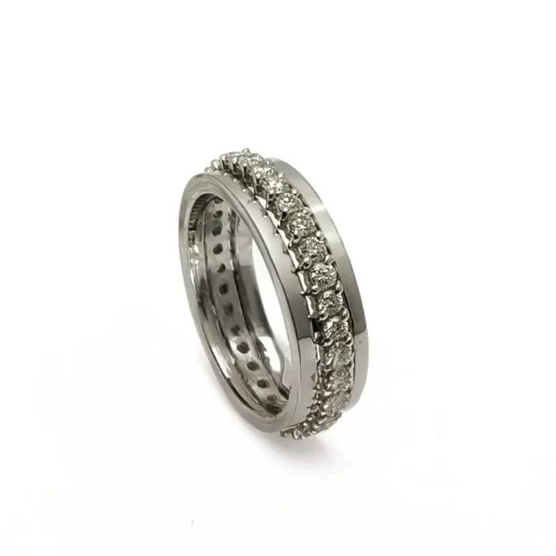 anello eternity con diamanti